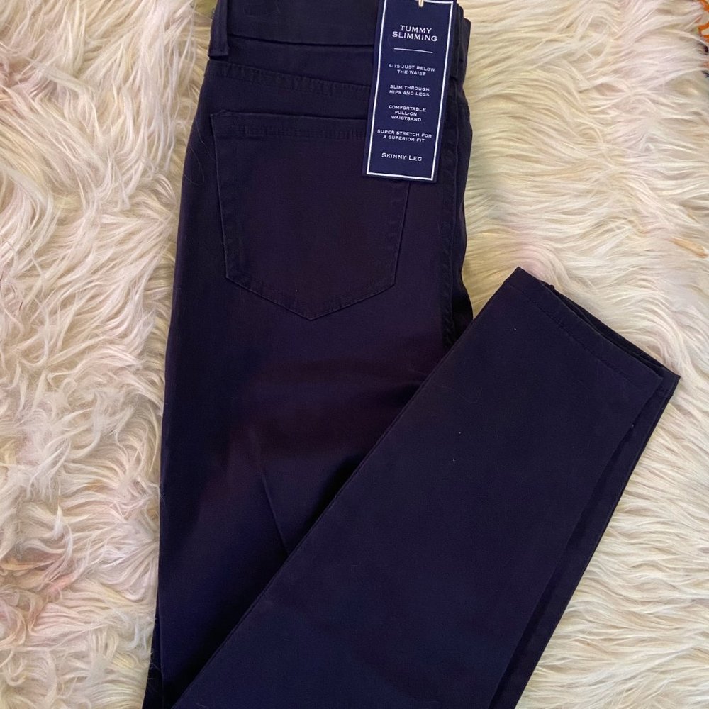 NWT SKINNY PULL ONS